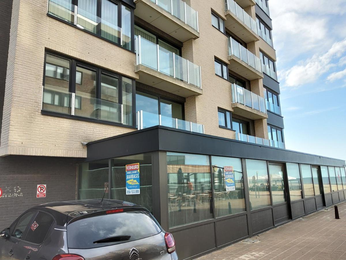Koksijde Zeedijk La Digue 102 Appartement Met Garage - Lateraal Zeezicht Kültér fotó