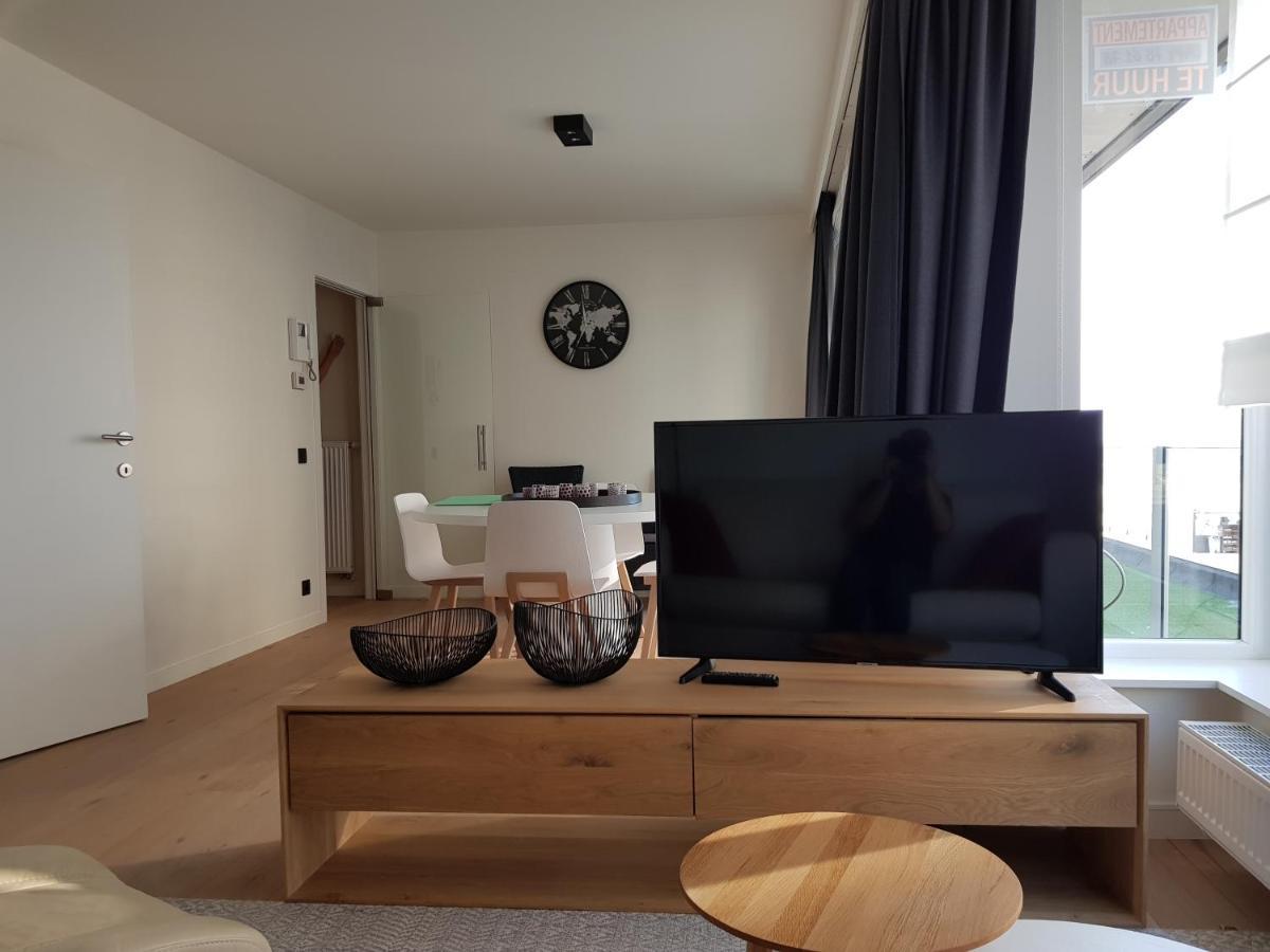 Koksijde Zeedijk La Digue 102 Appartement Met Garage - Lateraal Zeezicht Kültér fotó