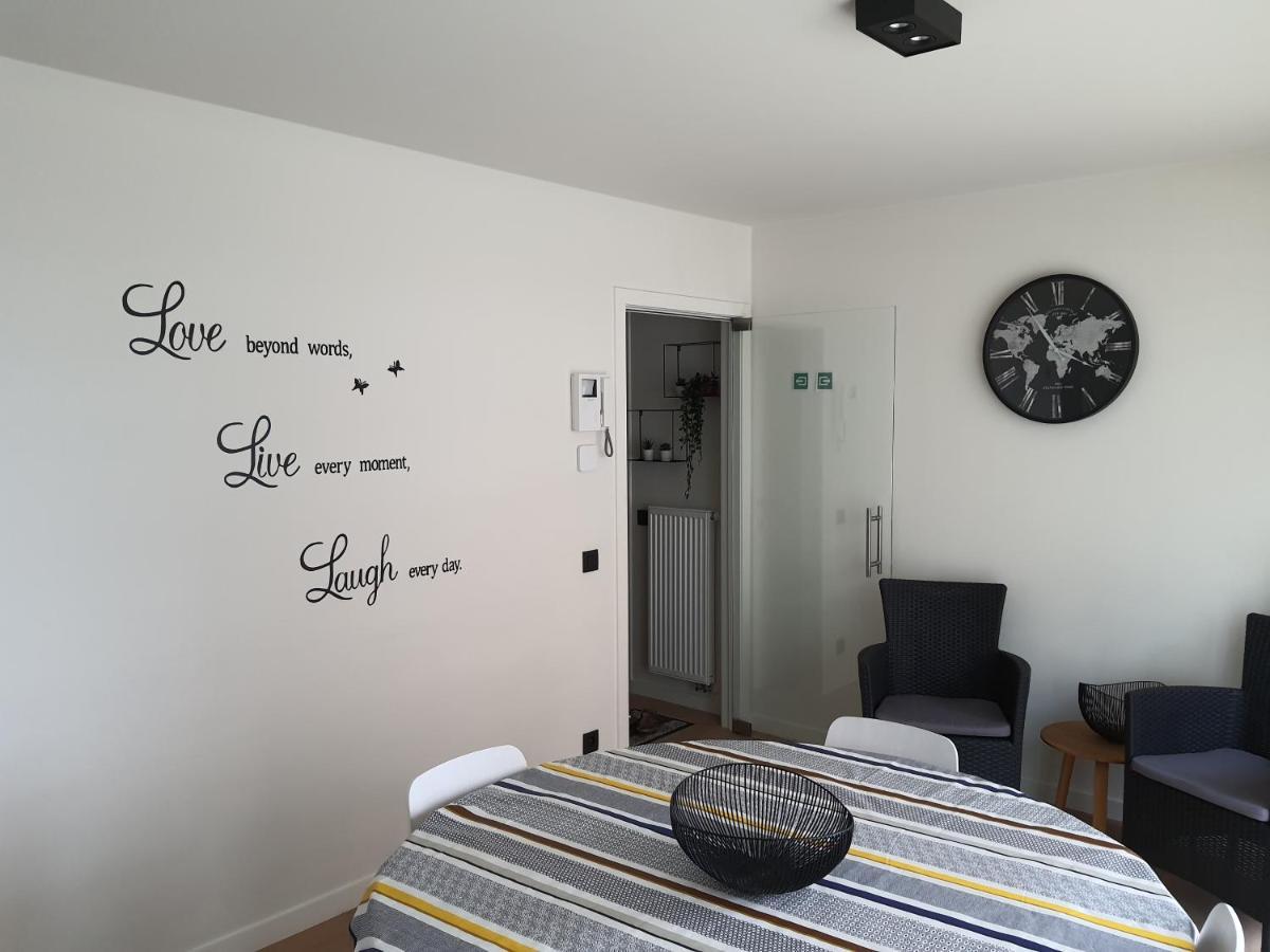 Koksijde Zeedijk La Digue 102 Appartement Met Garage - Lateraal Zeezicht Kültér fotó